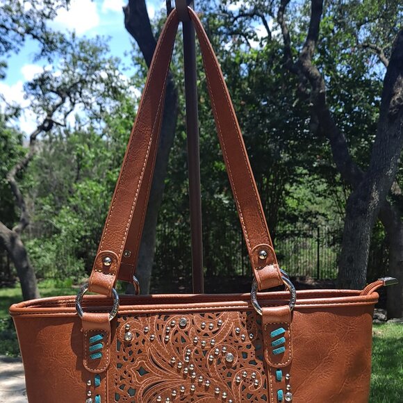 MONTANA WEST EMBROIDERED CUT-OUT BOOT SCROLL TOTE BAG - Picture 2 of 11